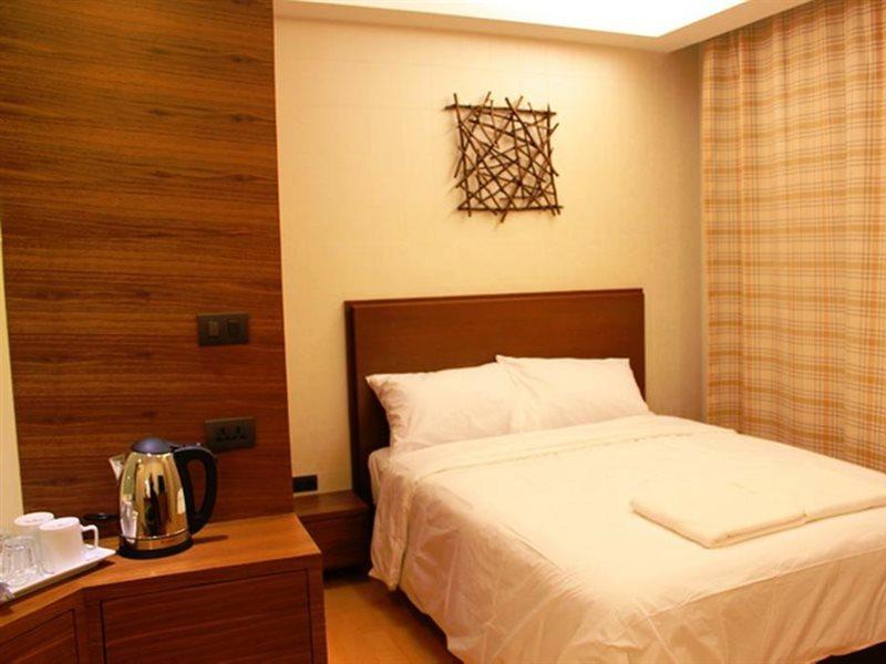 Marvin Suites Hotel Bangkok Sathorn Exterior foto